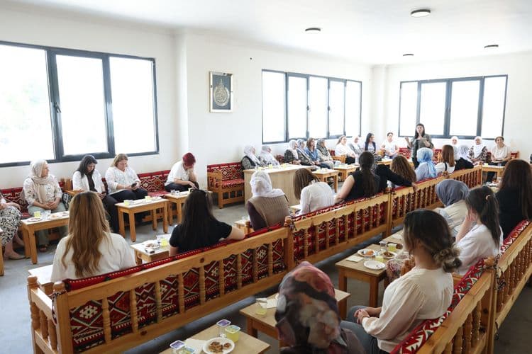 Eşbaşkanlar Kocaköy’de kadınların taleplerini dinledi 31