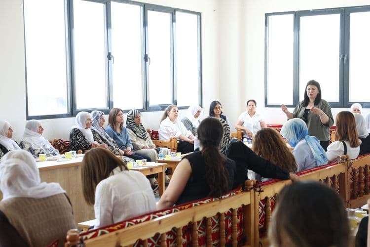 Eşbaşkanlar Kocaköy’de kadınların taleplerini dinledi 32