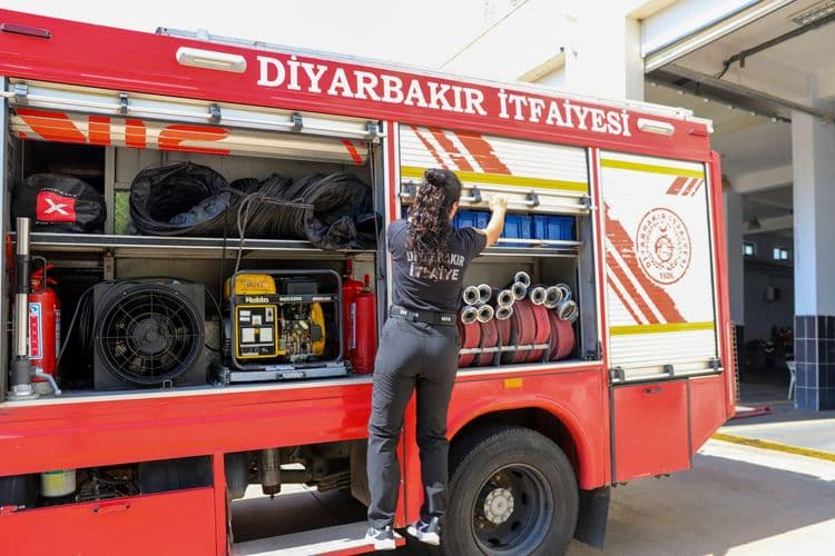 Diyarbakır İtfaiyesi’nden anız yangınlarına karşı uyarı 2