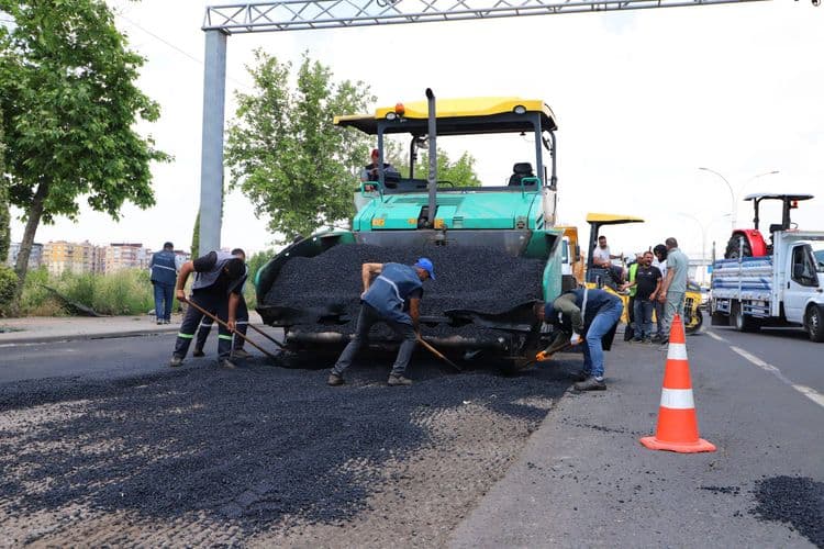 Yol bakım ekipleri sahada çalışmalarını sürdürüyor 4