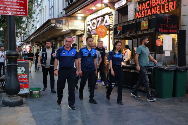 Sur'da kaldırım işgallerine karşı sürekli denetim 1