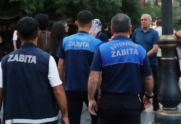 Sur'da kaldırım işgallerine karşı sürekli denetim 2