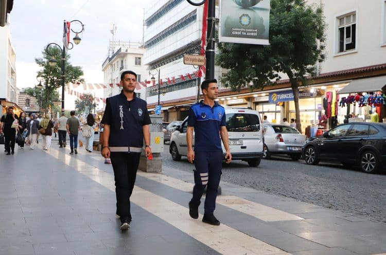 Sur'da kaldırım işgallerine karşı sürekli denetim 4
