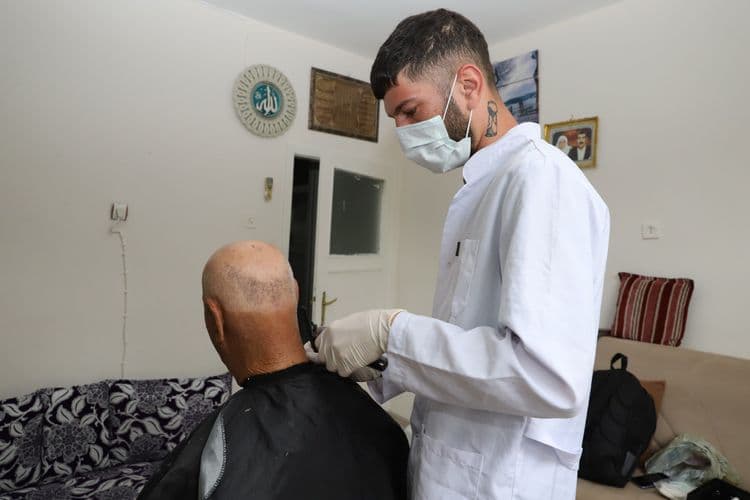 Bayram öncesi yurttaşlara evde mobil berber hizmeti 3