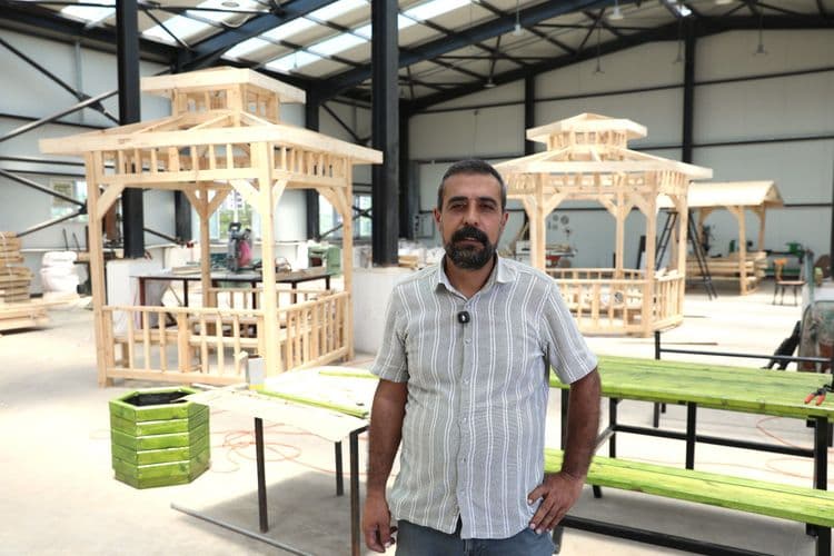 Büyükşehir Belediyesi, kent mobilyalarını kendi imkânlarıyla üretecek 11