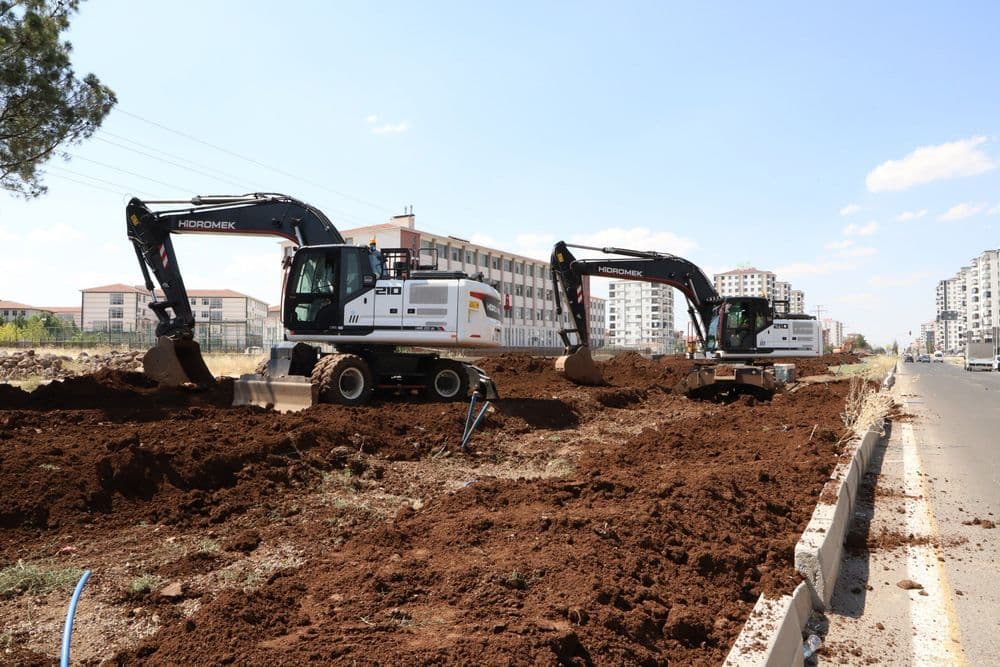 60 bin metrekarelik bulvar peyzajla yenileniyor