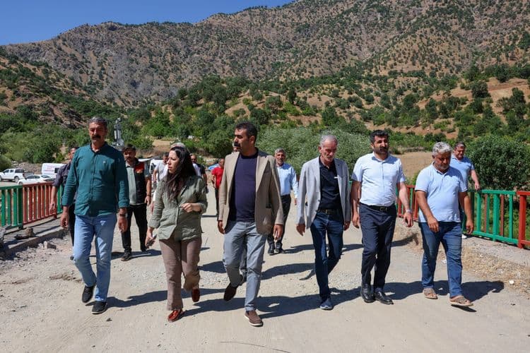 Eşbaşkan Hatun, Sarım Çayı'ndaki arama çalışmalarını yerinde inceledi 2