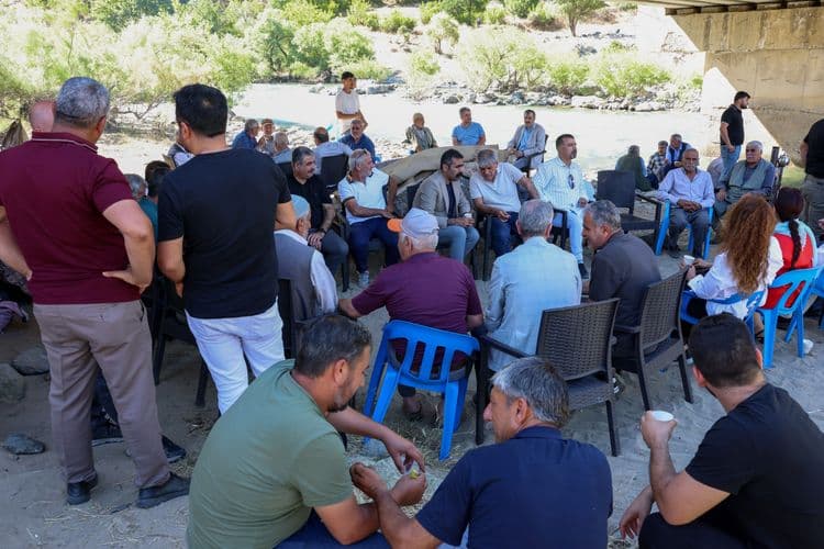 Eşbaşkan Hatun, Sarım Çayı'ndaki arama çalışmalarını yerinde inceledi 3