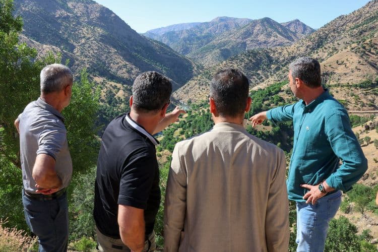 Eşbaşkan Hatun, Sarım Çayı'ndaki arama çalışmalarını yerinde inceledi 6