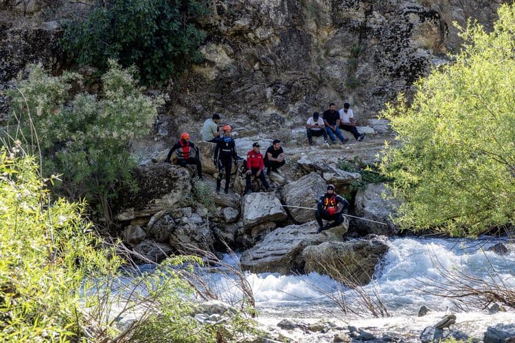 Eşbaşkan Hatun, Sarım Çayı'ndaki arama çalışmalarını yerinde inceledi 7