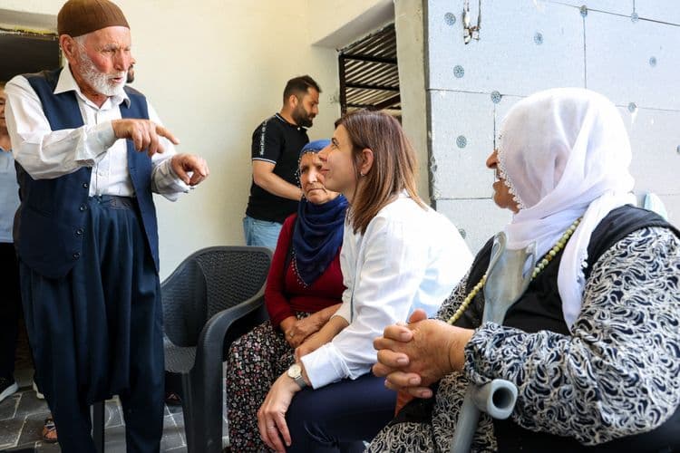Eşbaşkan Bucak, Güneştepe Mahallesi’nde yurttaşlarla buluştu 7