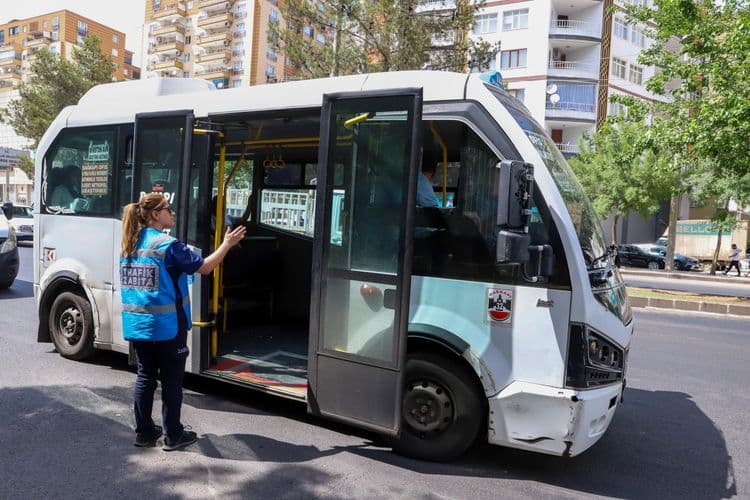 Toplu taşıma araçlarına yönelik denetimler sürüyor 11