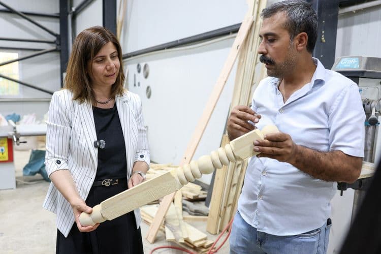 Kent Mobilyaları Atölyesi hizmete açıldı 11