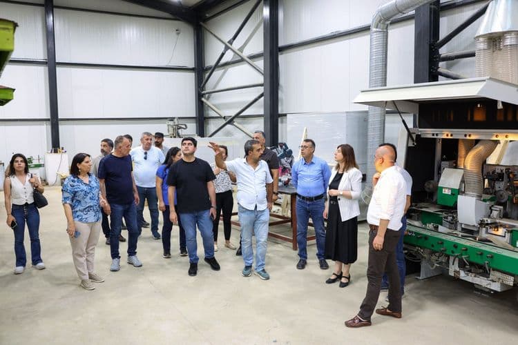 Kent Mobilyaları Atölyesi hizmete açıldı 12