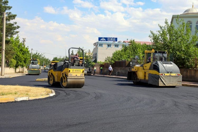 Bağlar’da 10 yıldır hizmet görmeyen yollar yenileniyor 1