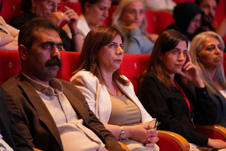 Eşbaşkanlar, Demokratik Ekonomi ve Ekonomik Örgütlenme Çalıştayı'na katıldı 2
