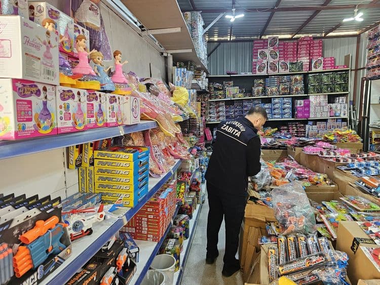 Bayram öncesi tatlı, şekerleme ve marketlere gıda denetimi 5