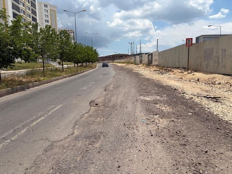 Yol bakım ekipleri sahada çalışmalarını sürdürüyor 12