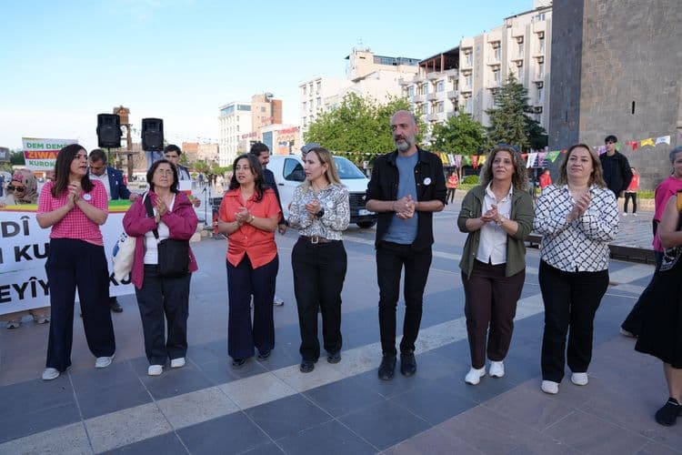 Eşbaşkan Hatun, Kürt Dil Bayramı açıklamasına katıldı 1