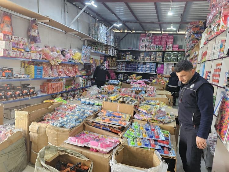 Bayram öncesi tatlı, şekerleme ve marketlere gıda denetimi 12