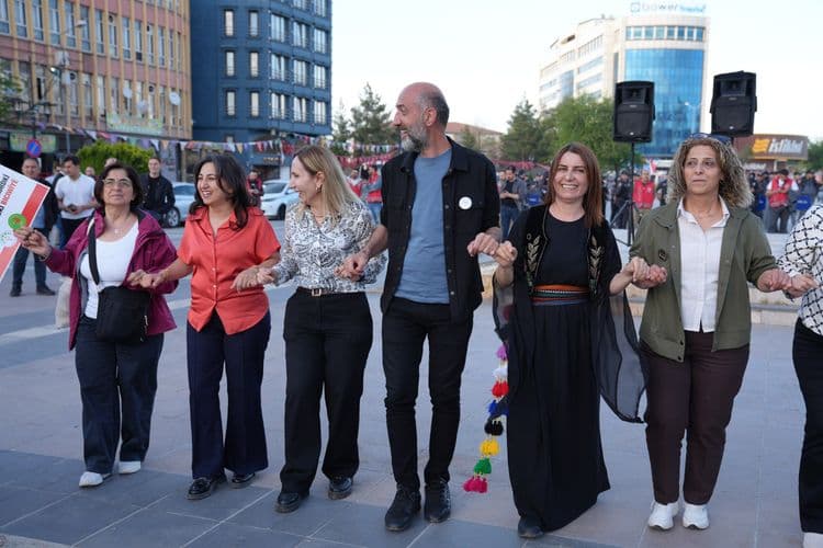 Eşbaşkan Hatun, Kürt Dil Bayramı açıklamasına katıldı 2