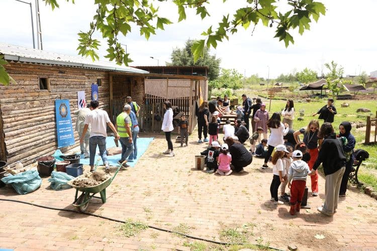 Öğrenciler Kerpiç Atölyesi’nde doğal yapıları deneyimledi 8