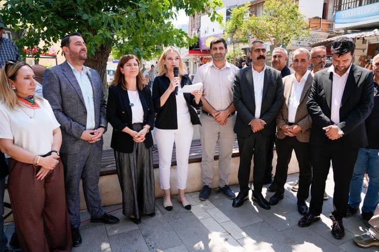 Samandağ'da dayanışmanın simgesi olan park hizmete açıldı 4