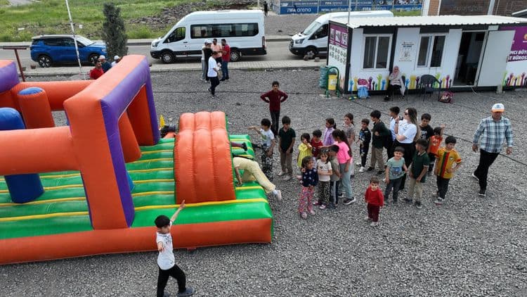 Oğlaklı’da sokaklar çocuklar için spor alanına dönüştü 7