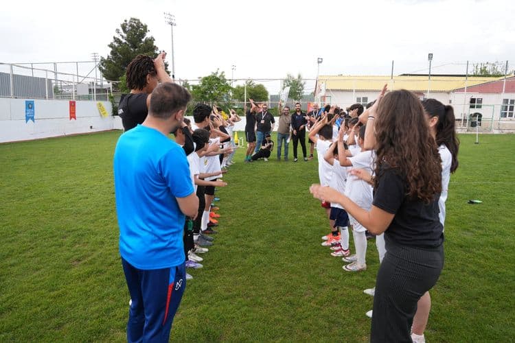 Eşbaşkan Bucak, Sokak Futbolu Atölyesi’nde çocukların heyecanına ortak oldu 3