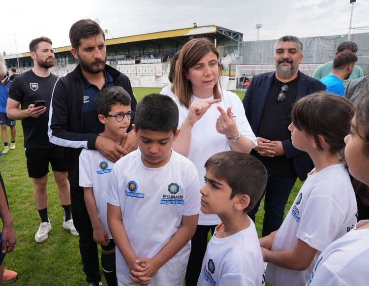 Eşbaşkan Bucak, Sokak Futbolu Atölyesi’nde çocukların heyecanına ortak oldu 8