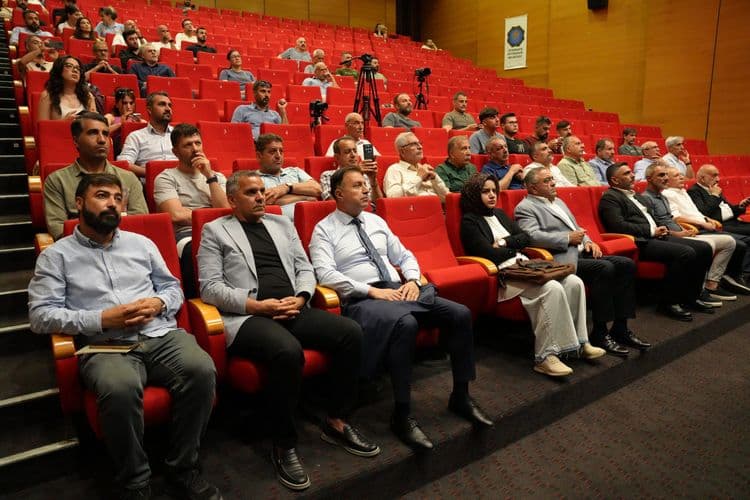 ‘Spor, Kent Kimliği, Ekonomi ve Toplumsal Barış’ paneli düzenlendi 3