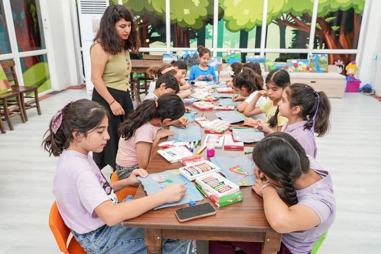 520 çocuk yazı sanat ve bilimle geçiriyor 2