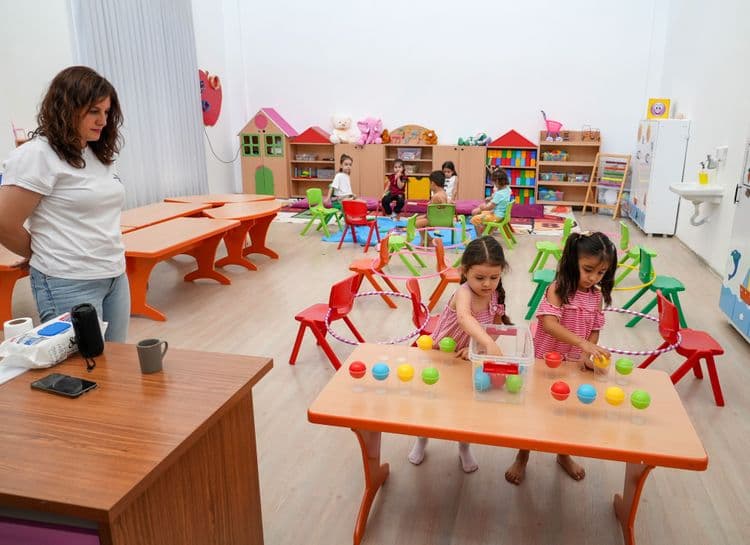 520 çocuk yazı sanat ve bilimle geçiriyor 8