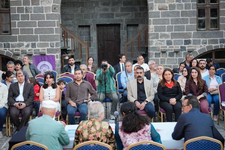 Eşbaşkan Hatun: Sözlük Kürt dili için önemli bir standardizasyon oluşturdu 5