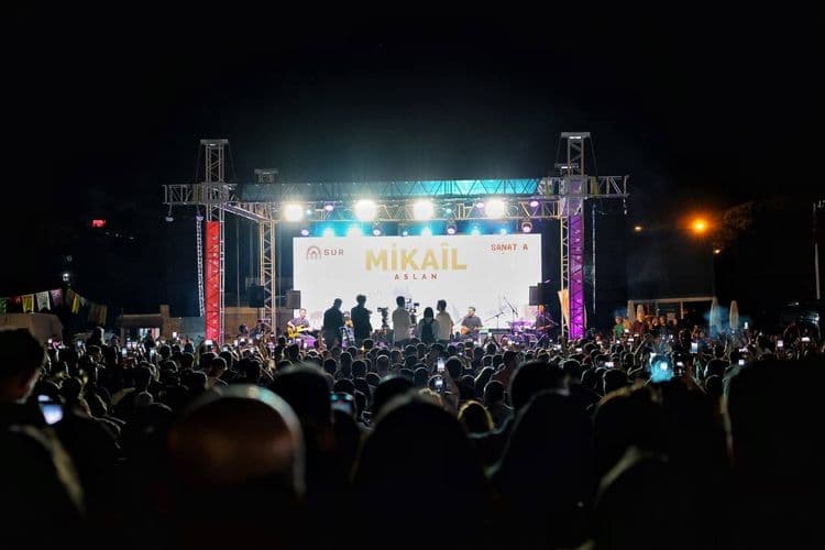 Eşbaşkan Bucak, halk konserine katıldı 11