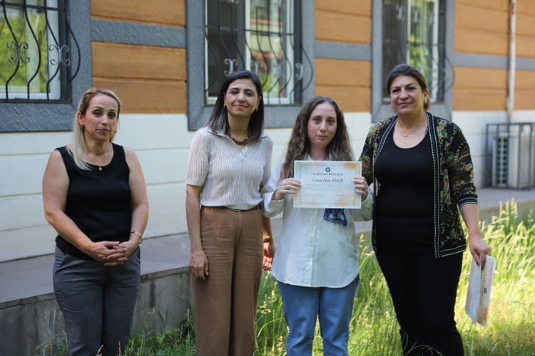 Ahşap Boyama, Rölyef ve Geri Dönüşüm Atölyesi’nde mezuniyet heyecanı 7