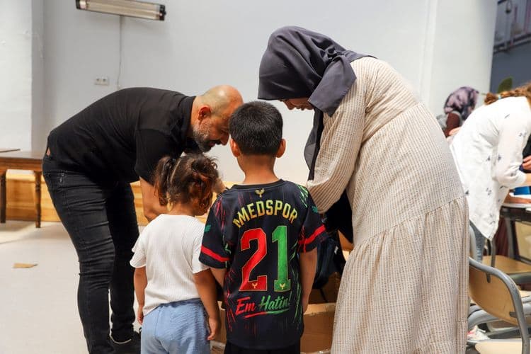 440 çocuğa okul çantası ve kırtasiye desteği 3