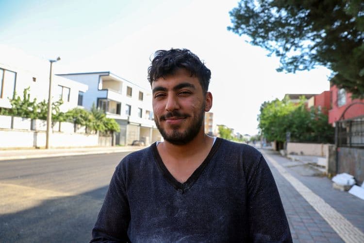 Bağlar’da 10 yıldır hizmet görmeyen yollar yenileniyor 15
