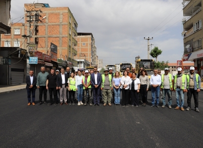 Eş Başkanlar, Emek Caddesi’ndeki asfalt çalışmasını inceledi