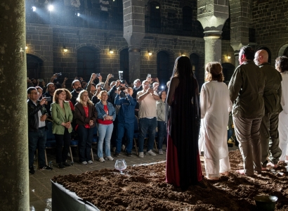 Hevşaredar Bucak li lîstika "Antigone" temaşe kir