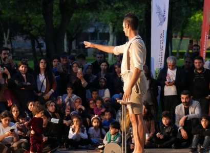 Amed Tiyatro Festivali 8’inci gününde: Hikâyeler sahnede, umut parkta yeşerdi