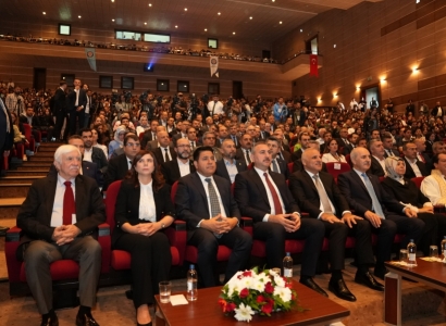 Hevşaredar Bucak tevli merasîma vekirina Sala Akademîk a Zanîngeha Dîcleyê bû