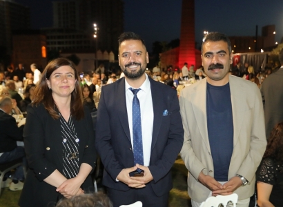Hevşaredar beşdarî li şeva piştevaniyê ya Komeleyên Amedê yên li Îzmîrê kirin