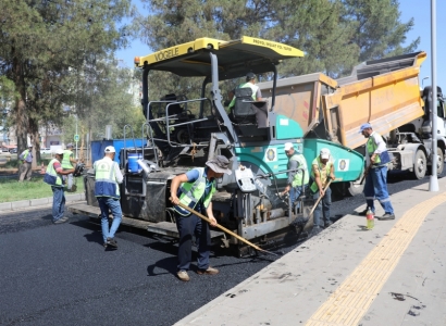 Kent merkezindeki yollar yenileniyor