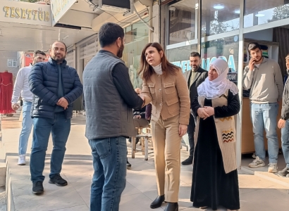 Eşbaşkan Bucak’tan Sakarya Caddesi’nde esnaf ziyareti