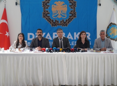 DBB Eş Başkanları Büyükşehir Belediyesinin borcunu açıkladı