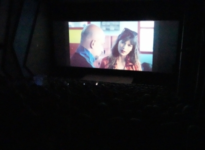 Kadınlar için film gösterimi