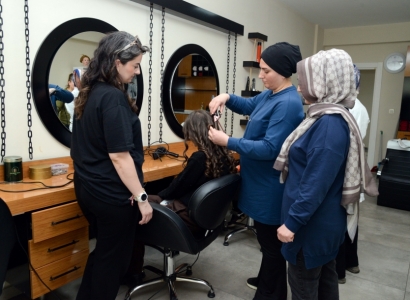 Jin li DÎSMEK’ê pîşeyê hîn dibin