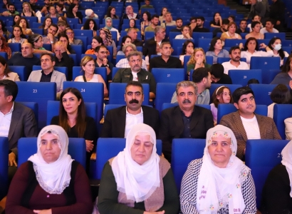 Eşbaşkan Hatun, Gurbetelli Ersöz Kadın Gazetecilik Ödülleri törenine kadıldı