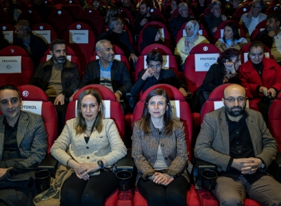 Co-Mayor Bucak Attends Gala Premiere of The ‘Uçan Köfteci’